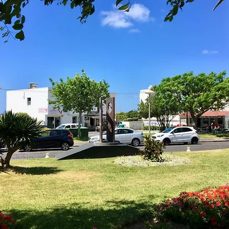 With Sea View In Lagoa Апартаменты *