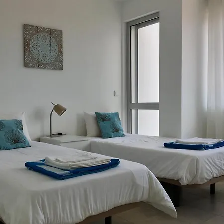 With Sea View In Lagoa Апартаменты *